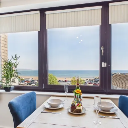 The Lighthouse - 1 Bedroom Apartment - Saundersfoot