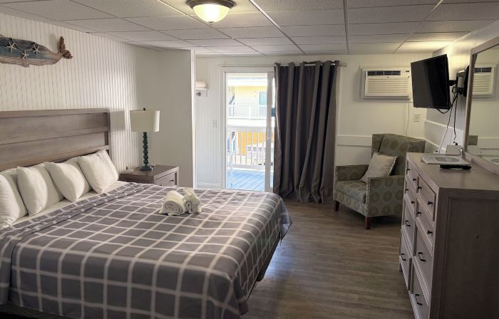 Mainsail Motel & Cottages