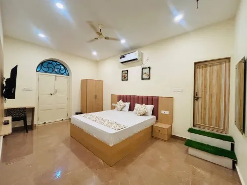 SAH HAVELI 400m WALK TO KASHI VISHWANATH