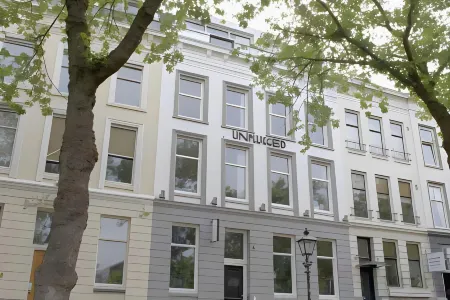 Hotel Emma Next