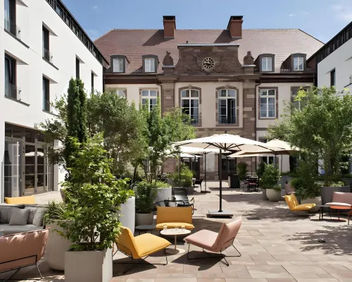 LÉONOR the Place to Live by Stay Collection ブログリー広場周辺のホテル