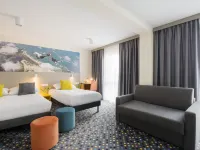أيبيس ستايلز فارشافا ويست Hotels near بيموفو