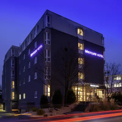 Mercure Hotel Stuttgart Zuffenhausen Hôtels à proximité de : Porsche