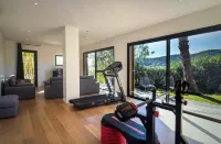MAGNIFICENT 330 M2 VILLA - HEATED POOL - SEA AND MOUNTAIN VIEWS - Pools