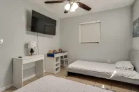 Miami Area Work & Play Hub! Near I-75 & SR 826 - 3-Star