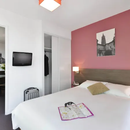 Aparthotel Adagio Access Toulouse Saint Cyprien Отели рядом с достопримечательностью «Новый мост»
