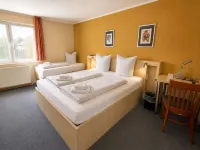 Wos Hotel Hotels near Uedding