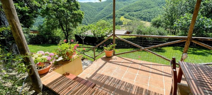 Serene Tuscan Retreat with Breathtaking Views Hotels in Spoleto