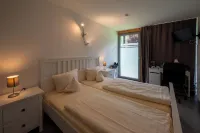 Hotel Vicinity - parkir