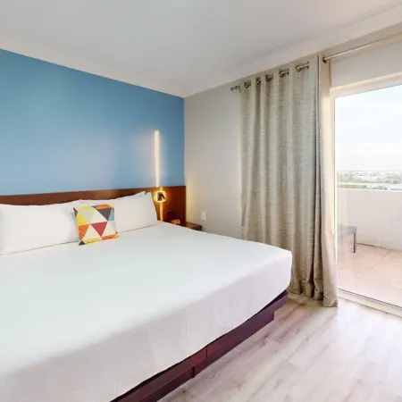 Nuvo Suites Hotel - Miami Doral