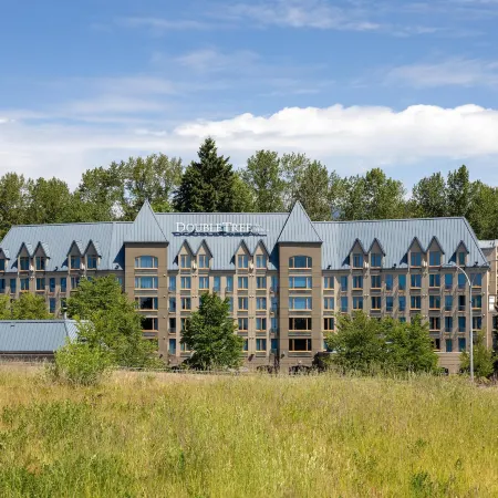DoubleTree by Hilton North Vancouver