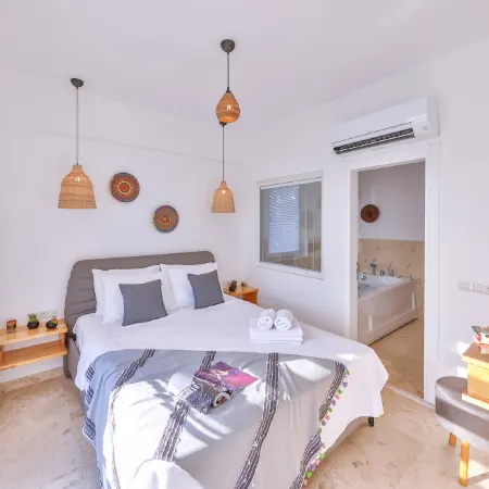Villa Ay