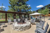 Spectacular Ski-in/Ski-Out Condo with 5-Star Appeal - 4-نجوم
