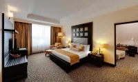 Ramada Plaza by Wyndham JHV Varanasi - Pysäköinti
