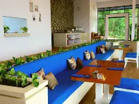 The Happinezz Hills Hotel - parking