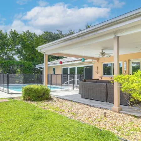 Riviera Beach Vacation Home w/ Pool: Walk to Beach