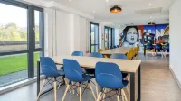 Student Only Luneside - 3-Star