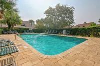 Palmetto Dunes Villa w/ Deck & Lagoon Views! - Villas