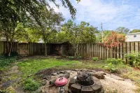 Beautiful 3Br/3ba Colonial House by Cozysuites - Villas