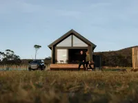Luxury Waterfront Retreat @ Wineglass Bay Estate - parking