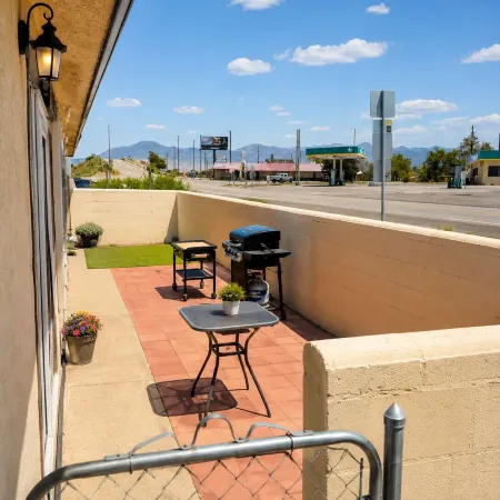 Four Winds Motel & RV Park
