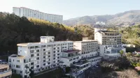 Itoen Hotel Atagawa - Bergblick