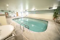 Quality Inn & Suites Watertown Near Prairie Lakes Ice Arena - Pools