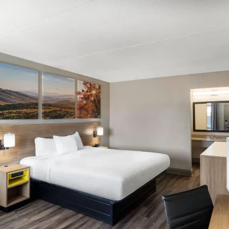 Days Inn by Wyndham Greeneville