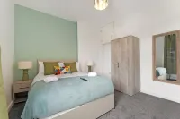 4BR in Hill Top House With Free Parking and Wifi - ห้องครัว