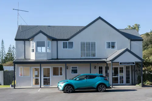 Fitzherbert Court Motel - Parking