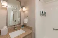 Four Points by Sheraton Boston Logan Airport Revere - Swimmingpools