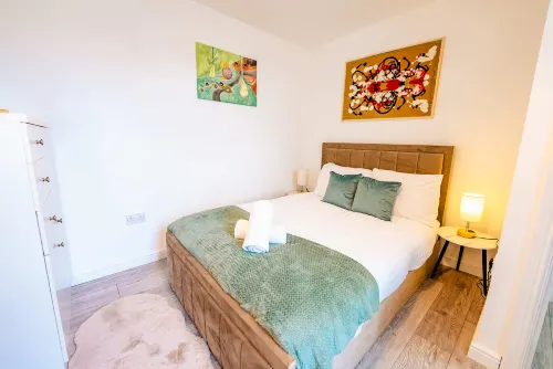 Trendy New Cosy 1BR Near Lively City Road Strip - 2-Star