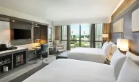 Legend Hotel Lagos Airport, Curio Collection by Hilton - Khách sạn giá rẻ