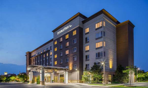 DoubleTree by Hilton Denver International Airport