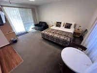 Asure Centrepoint Motel - Motels
