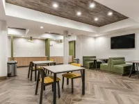 格林斯伯勒體育館區萬楓套房酒店 鄰近歐·亨利雕像的酒店