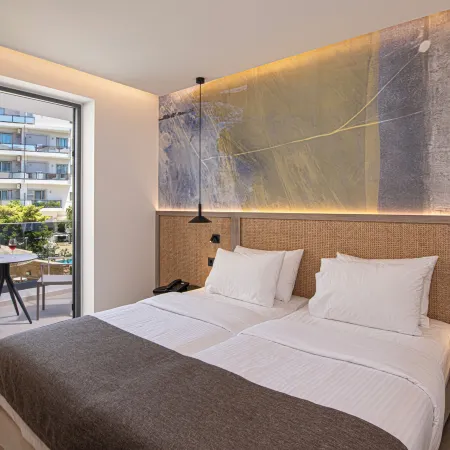 Leonidas Hotel & Apartments