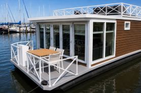 Houseboat with rooftop terrace