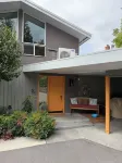 Lakefront Paradise: Private Beach, Water Sports, Stunning Sunsets, Sleeps 8 - Beach
