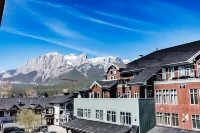 Westwinds - Funky Basecamp in the Rockies - Mountain view