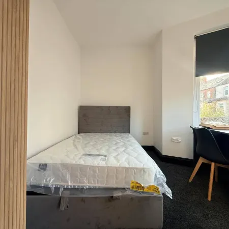 House Sleeps 6 with Patio