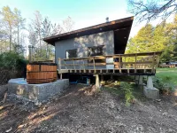 Cypress Cabin - Riverside Hot Tub & Wood Stove - 2-Star