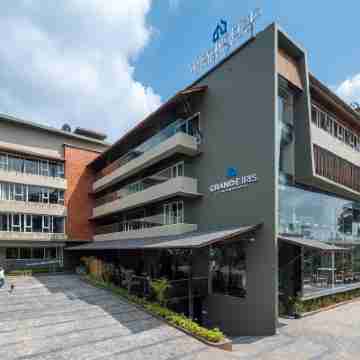 Grande Iris Hotel Exterior