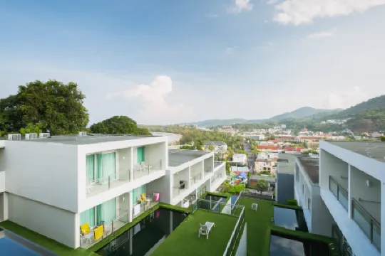 Sugar Palm Grand Hillside