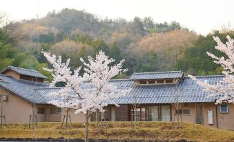 Waraku No Mori - Housity