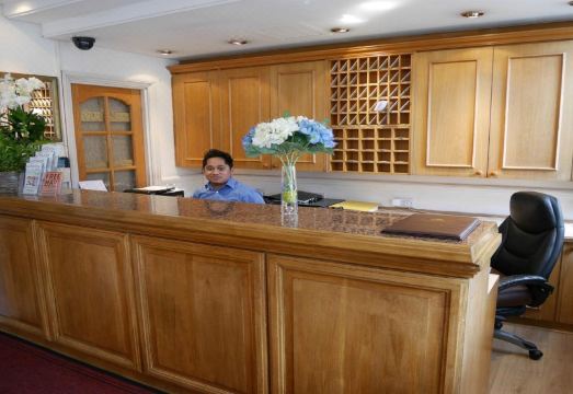 더 그레셤 호텔