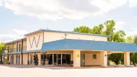 Wayfarer Inn Woodward فنادق في وودوارد