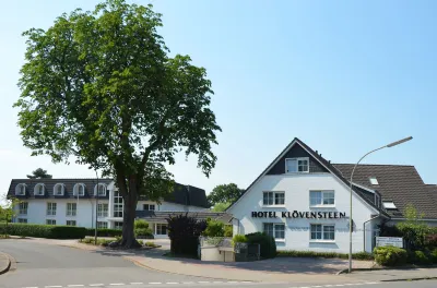 Ringhotel Klövensteen Hotels in der Nähe von Kirche am Fahlt Ev.-freikl.- Gemeinde