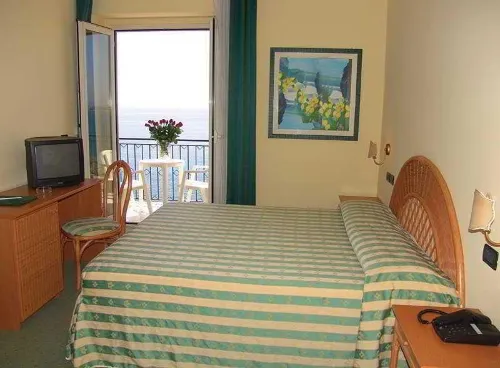 Hotel Corallo - ที่มีอ่างอาบน้ำ