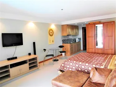 รูปภาพของSwimming Pool View Spacious Studio 5 Min to Beach